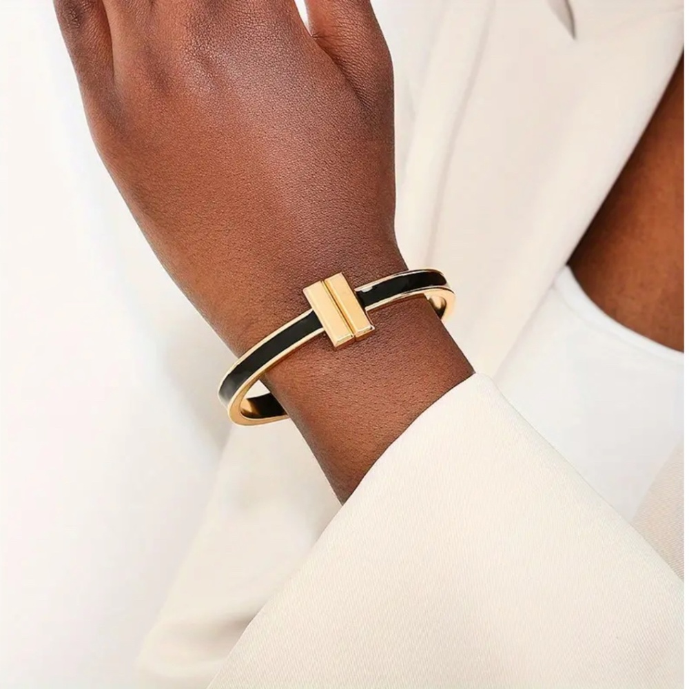 Spring Clasp Bangle - Designer Inspired - Picture 3 of 9